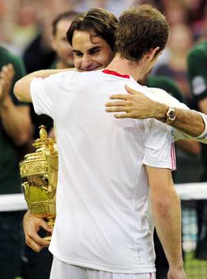 By defeating Andy Murray in the men's final Sunday, Roger Federer ties his idol Pete Sampras with 7th career Wimbledon title.